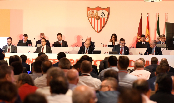 La junta general de accionistas del último 18 de Marzo | Foto: Sevilla FC 