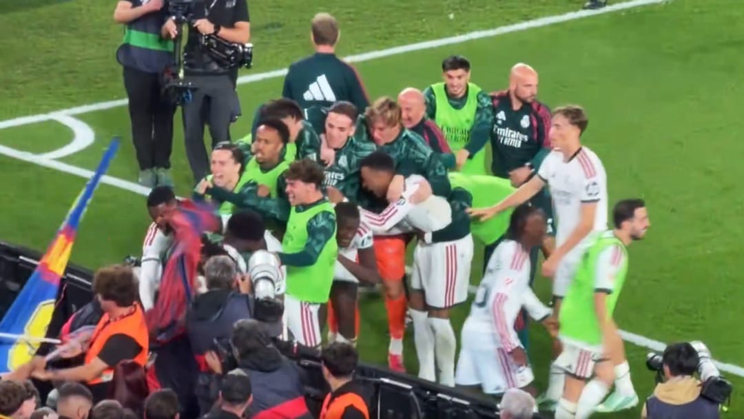 Supuesta agresión a Eduardo Camavinga durante la celebración del segundo gol del Real Madrid. MARCA