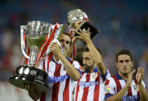 Diego Godin lifts the La Liga trophy in 2014 | Photo: Dani Pozo/Getty Images