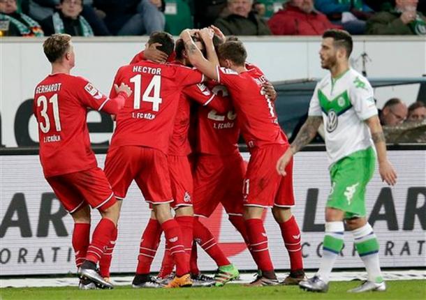 Los jugadores del Colonia celebrando el gol de Modeste