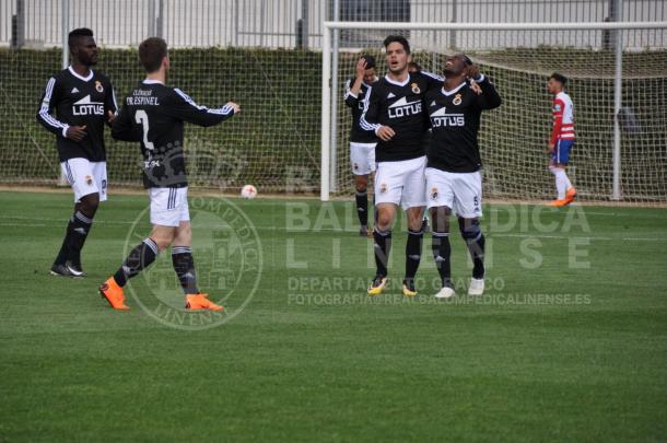 Wilson Cuero celebra su gol con sus compañeros | Foto: RB Linense