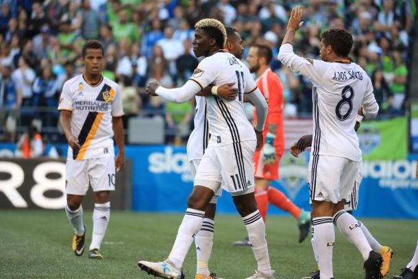 Zardes celebra el gol con sus compañeros // Imagen: LA Galaxy
