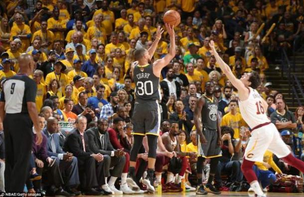 Curry had a historic night from beyond the arc/Photo: Getty Images