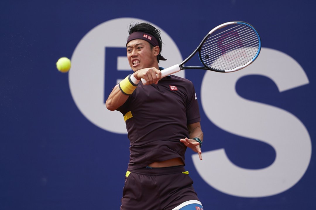 Nishikori hits a forehand during his quarterfinal match/Photo: Barcelona Open Banc Sabadell 