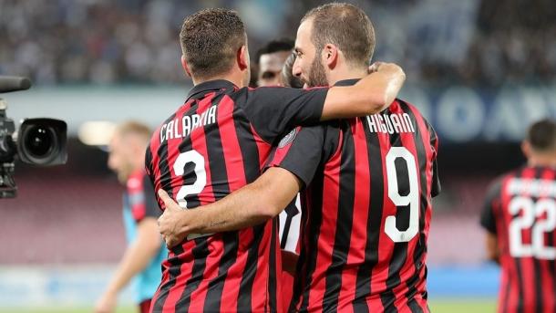 Caldara e Higuaín, dos de las nuevas incorporaciones del Milan | FOTO: Getty Images