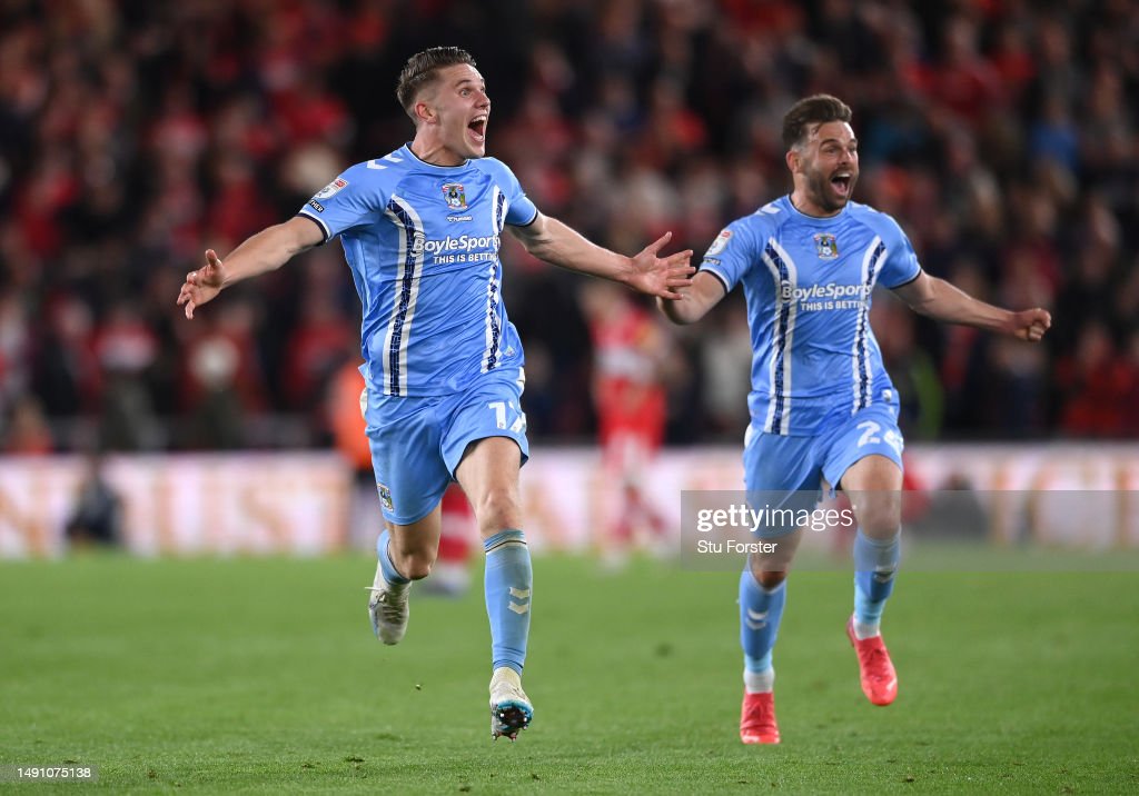 Coventry players Viktor Gyokeres (l) and <strong><a  data-cke-saved-href='https://www.vavel.com/en/football/2021/10/30/championship/1091072-hull-city-0-1-coventry-city-hulls-awful-run-continues-as-sky-blues-impress-away-from-home.html' href='https://www.vavel.com/en/football/2021/10/30/championship/1091072-hull-city-0-1-coventry-city-hulls-awful-run-continues-as-sky-blues-impress-away-from-home.html'>Matt Godden</a></strong> celebrate on the final whistle after the Sky Bet Championship Play-Off Semi-Final Second Leg match between Middlesbrough and Coventry City at Riverside Stadium on May 17, 2023 in Middlesbrough, England. (Photo by Stu Forster/Getty Images)