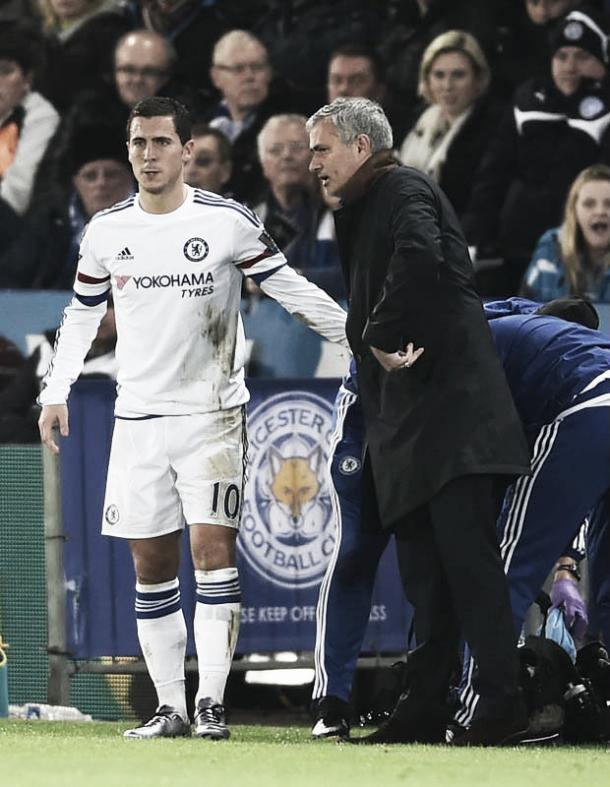 Hazard and Mourinho talk in Jose's last game | Daily Star