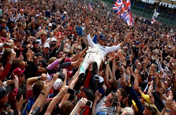 Victoria de Lewis Hamilton en Silverstone Foto: Sutton Images
