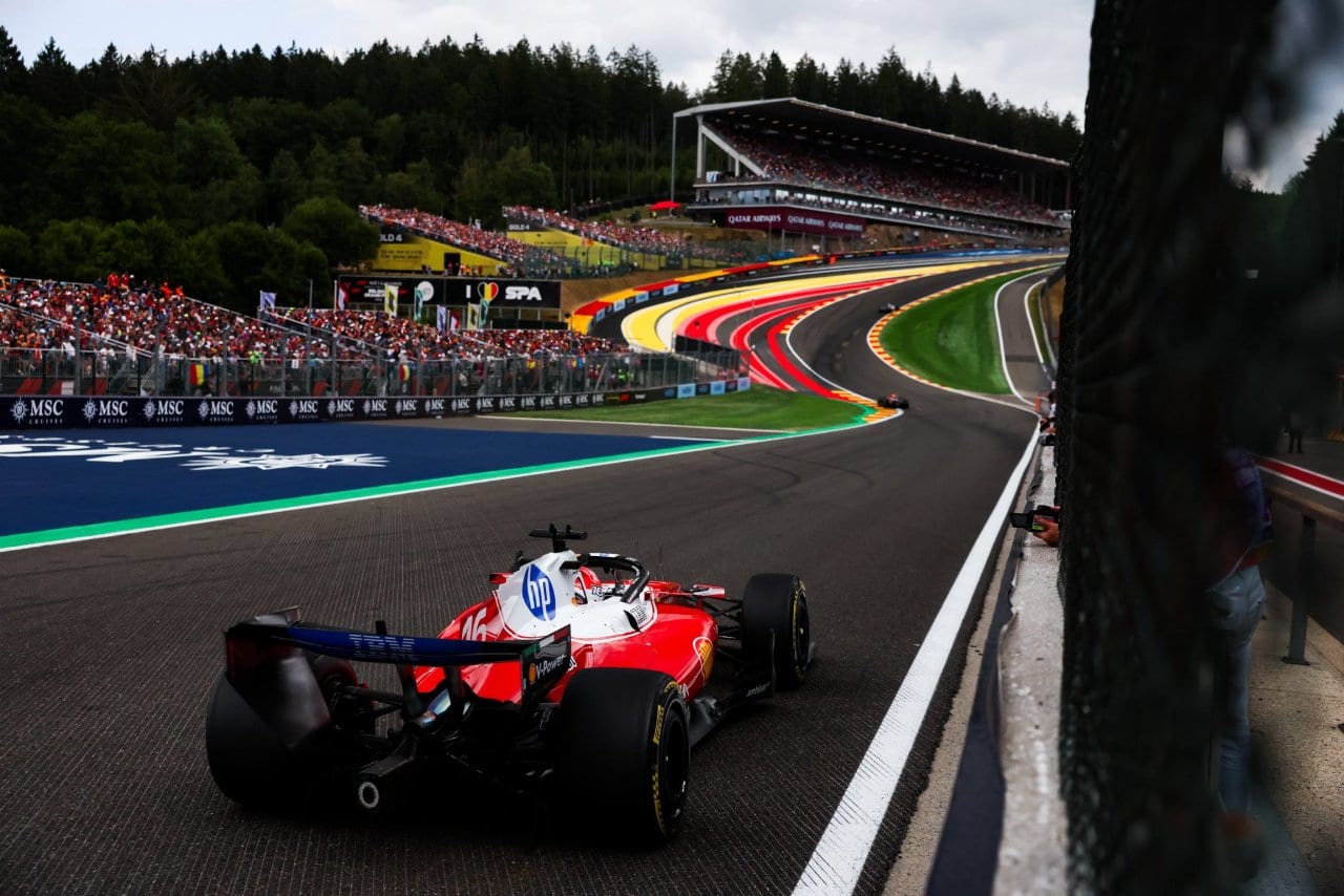 Antonelli supera duelo com Leclerc e vence o GP da Bélgica; Bortoleto garante oitavo lugar