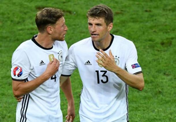 Höwedes and Müller during Euro 2016. | Photo: Goal/Getty