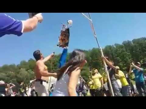 A MotoGP 'fan' burning memorabilia in Marquez. (Photo: YouTube)