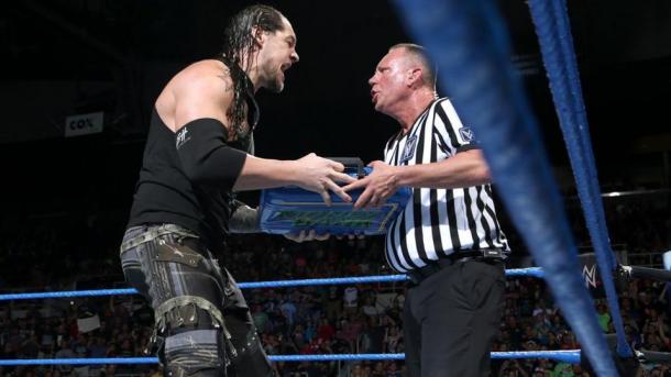Baron Corbin haciendo canjeando. | Foto: WWE