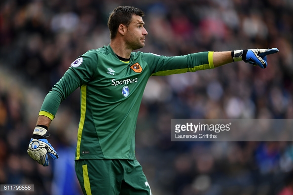 David Marshall directing traffic in front of him in Hull City's 2-0 loss to Chelsea. | Photo: (Getty Images)