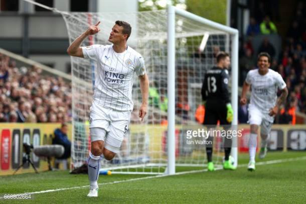 The German celebrates his goal against Crystal Palave in 2016/17 | Photo: Getty/ Ian Walton 