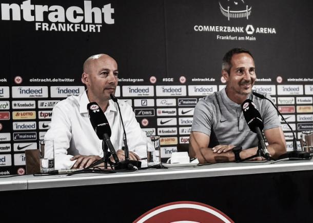 Hütter en conferencia de prensa | Foto: @eintracht_esp