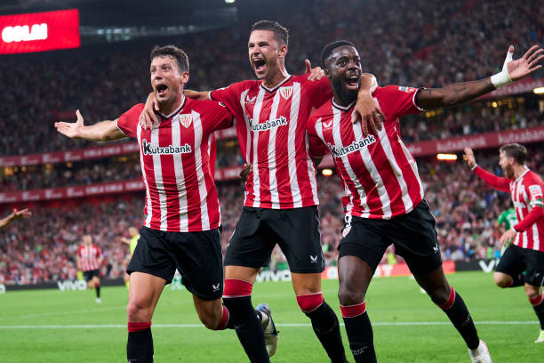 Vesga, Guruzeta e Iñaki celebrando un gol/ Fuente: Getty Images