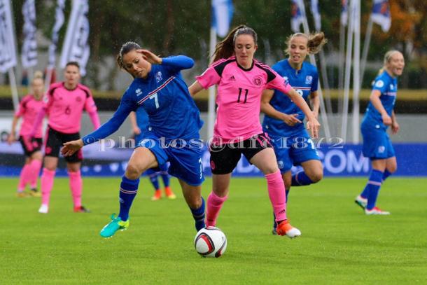 Iceland's Sara Gunnarsdóttir and Scotland's Lisa Evans Photo: Tommy Hughes