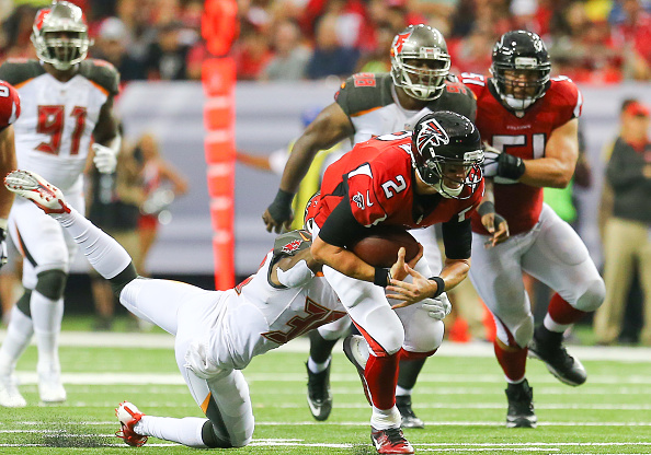 Em casa, Falcons sofreram com os Bucs (Foto: Icon Sportswire/Getty Images)