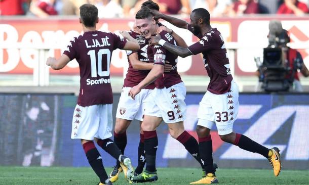 L'esultanza del Torino dopo il gol del vantaggio | ilbianconero.com