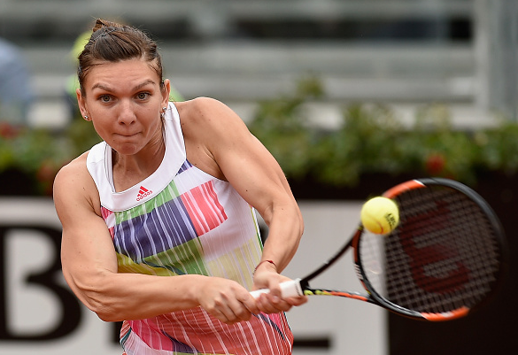 Simona Halep in action during her match against Daria Gavrilova l Photo: Dennis Grombkowski/ Getty Images