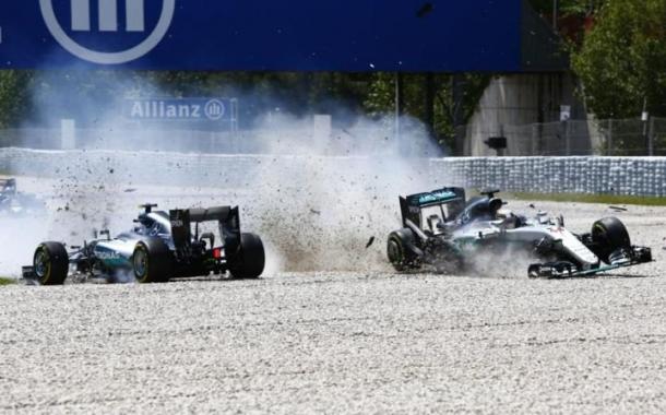 After THAT collison, Hamilton's (R) hopes his retaining his title were slim (Image Credit: www.telegraph.co.uk)