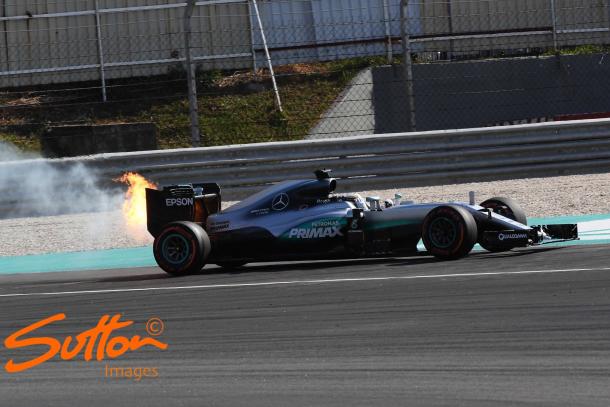 Lewis Hamilton was all set to regain the championship lead, until... (Image Credit: Sutton Images)