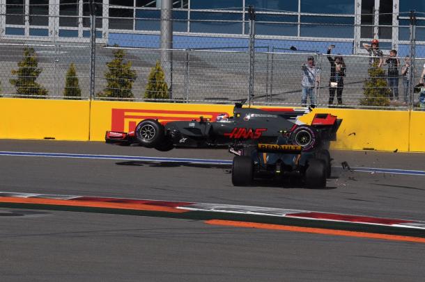 Grosjean and Palmer's bad start to the season went from bad to worse with a collision at Turn 2. (Image Credit: Sutton Images)