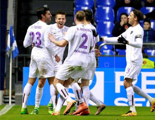 Los jugadores del Málaga celebran el gol de Camacho | Foto: EFE