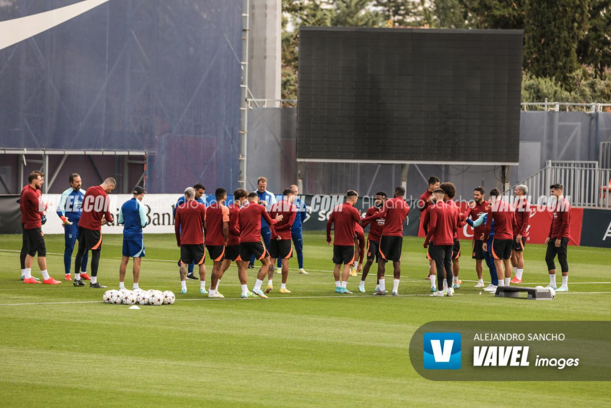 La plantilla colchonera durante el entrenamiento previo al encuentro | Foto: Atlético de Madrid
