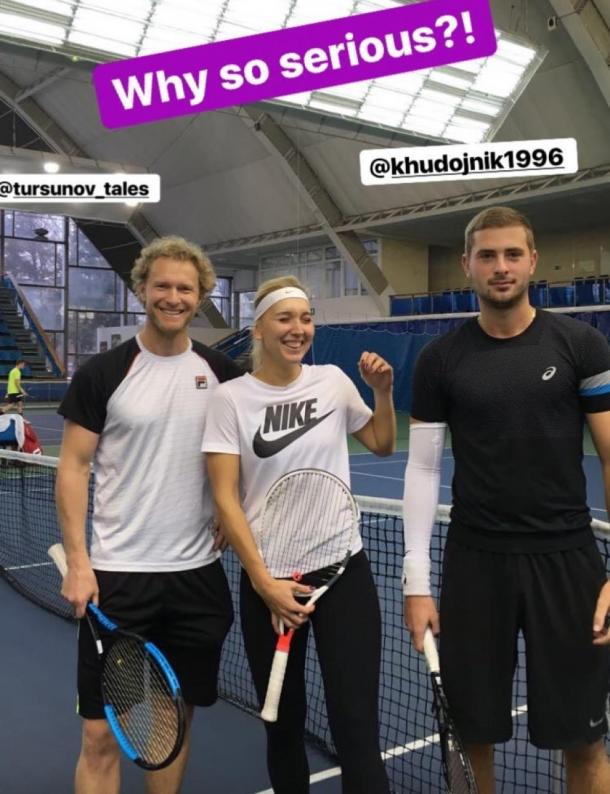 Elena Vesnina having some fun with her coaching team, which includes ATP player Dmitry Tursonov, during the off-season | Photo: Elena Vesnina Instagram 