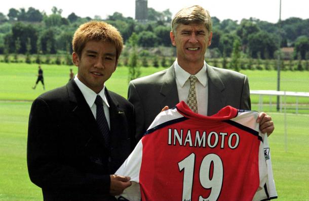 Inamoto signs for Arsenal | Photo: Arsenal.com