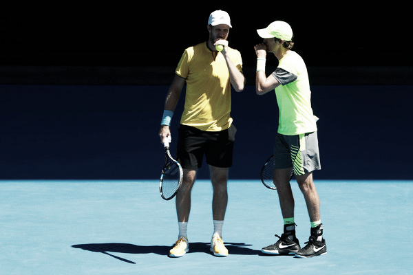 Dominic Inglot junto a su pareja en el Open de Australia, Marcus Daniell. Foto: zimbio.com