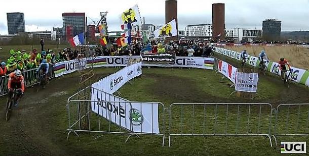 La primera vuelta con gran cantidad de público | Fuente: UCI