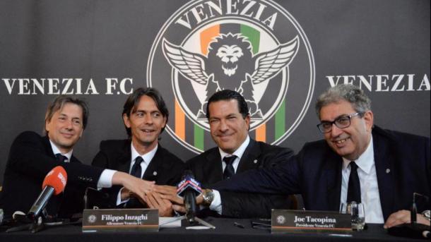 Inzaghi y Tacopina en el día de la presentación del técnico. / Foto: veneziafc.club