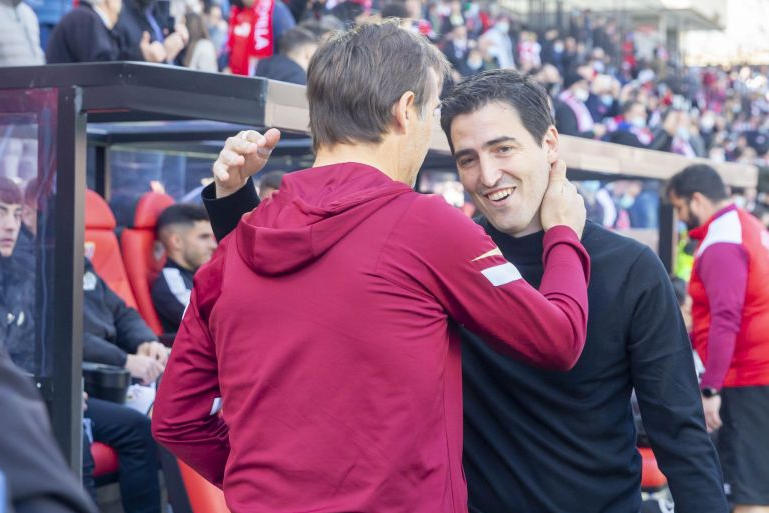 Andoni Iraola y Julen Lopetegui saludándose / Foto: Estudio Deportivo