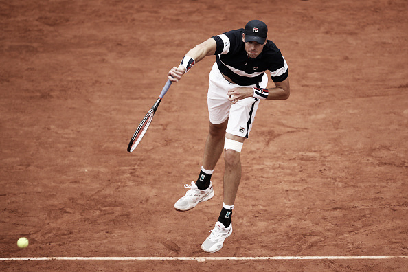 The big serve of John Isner wasn't enough to overcome the speed of Andy Murray at the 2016 French Open. (Photo: Getty Images)