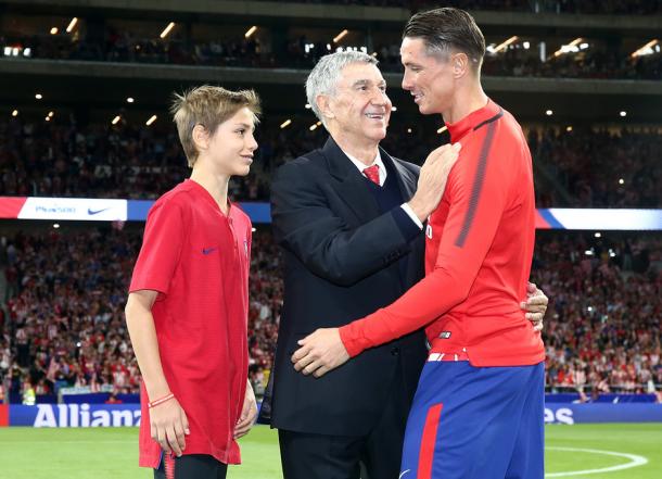 Los tres encargados de realizar el saque de honor en el Wanda Metropolitano | Foto: Club Atlético de Madrid