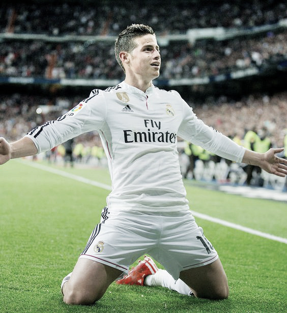 James con la camiseta del Madrid en el Bernabeu | Foto: Pinterest