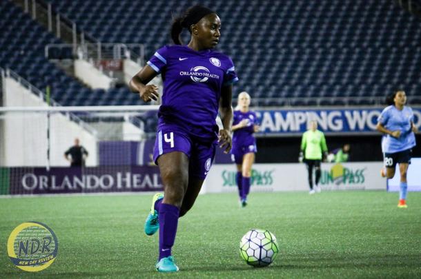 Jamia Fields during a 2016 NWSL season game | Photo by Daniel Castrillon