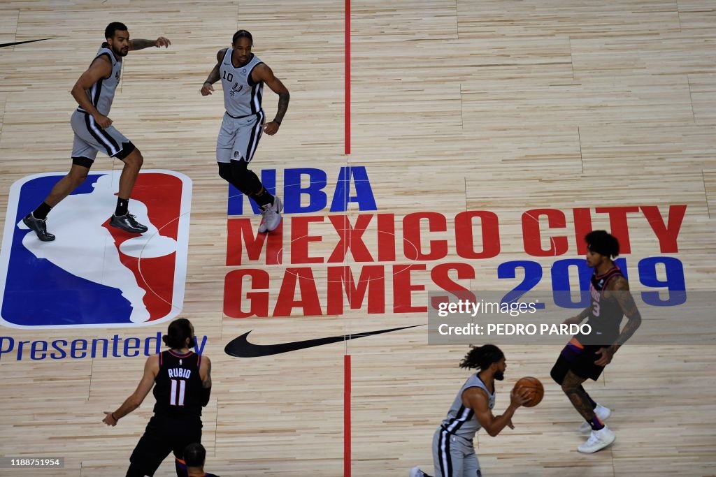 General view during an NBA Global Games basketball match between the San Antonio Spurs (in black) and the Phoenix Suns in Mexico City on December 14, 2019. (Photo by PEDRO PARDO / AFP) (Photo by PEDRO PARDO/AFP via Getty Images)