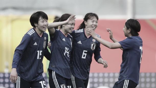 Conjunto japonés celebrando un gol/ Foto: FIFA