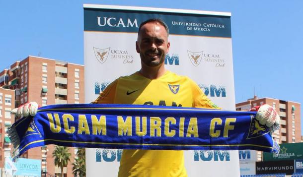 Julio en su presentación | UCAM Murcia CF