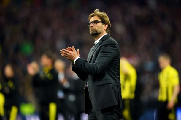 Klopp congratulates Bayern Munich after beating Dortmund in the 2013 Champions League final. (Picture: Daily Mirror)