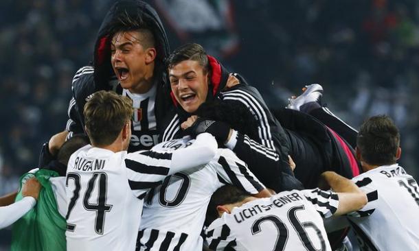 The Juventus players celebrate following their vital win over Napoli (Source: The Guardian) 