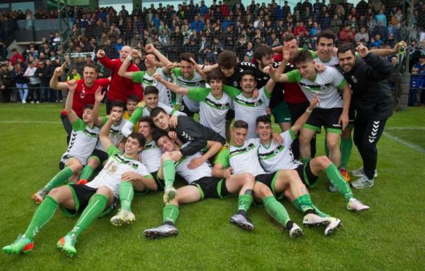 El juvenil A celebra su campeonato | Fuente: Real Racing Club.