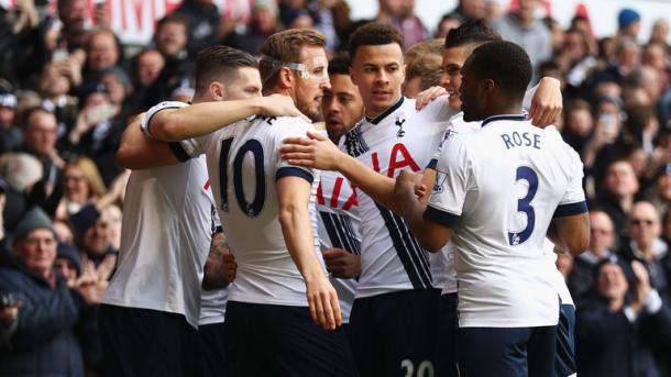 Los jugadores del Tottenham celebran un gol. Foto: Sky Sports