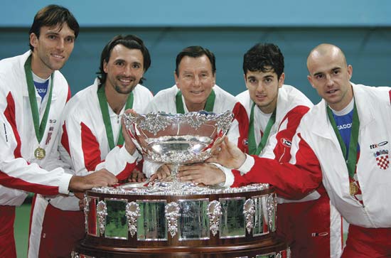 Karlovic part of the Davis Cup winning team in 2005 (Source : Google Images)