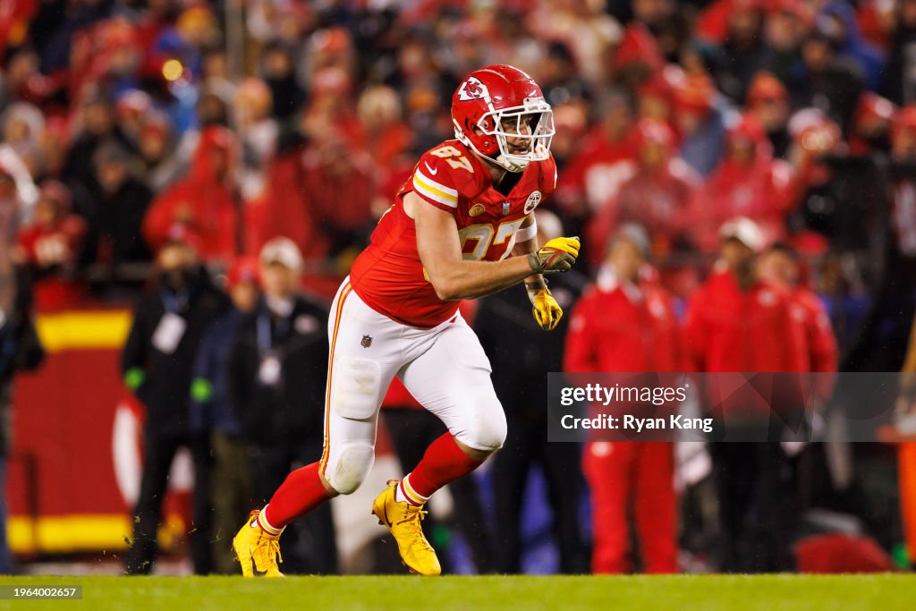 Travis Kelce #87 of the Kansas City Chiefs runs a route during an NFL football game against the Philadelphia Eagles at GEHA Field at Arrowhead Stadium on November 20, 2023 in Kansas City, Missouri. (Photo by Ryan Kang/Getty Images)