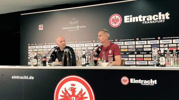 Hütter espera salir bien librado de Signal Iduna Park | Foto: @Eintracht