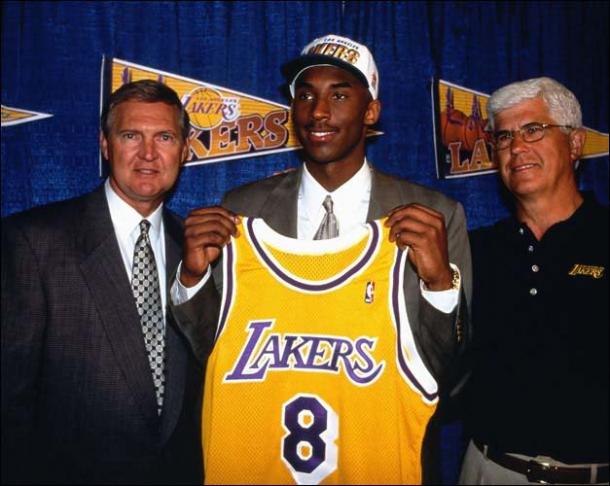 Kobe Bryant no draft de 1996 (Foto: Reprodução)